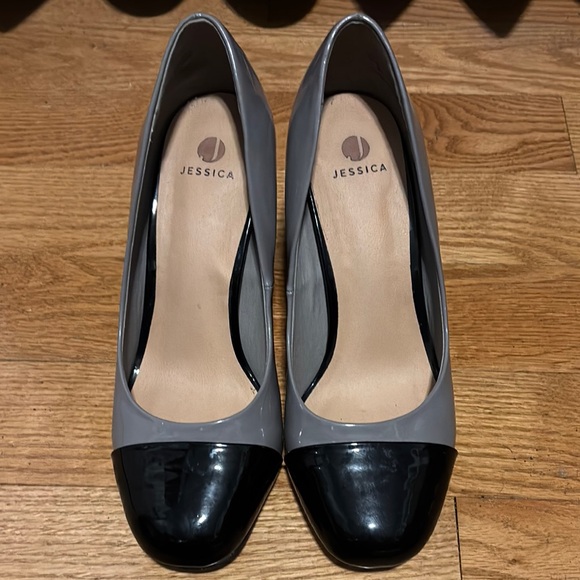 Jessica Women's Grey and Black Pumps - Picture 1 of 3